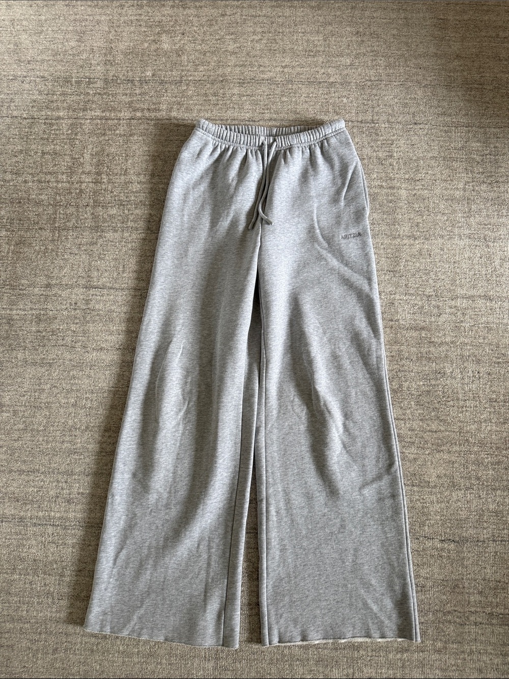 Aritzia Cozy Sweatfleece Mega Flutter Straight Pant in Heather Chrome 2XS NWOT